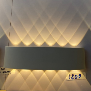 Đèn hắt 10 tia T-V 828/10WH